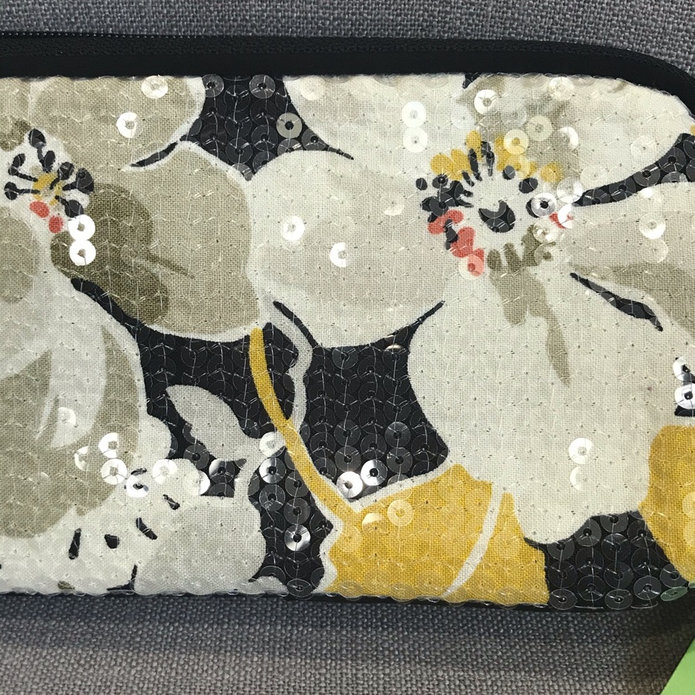 Vera Bradley Dogwood shimmer wristlet - Picture 3 of 16